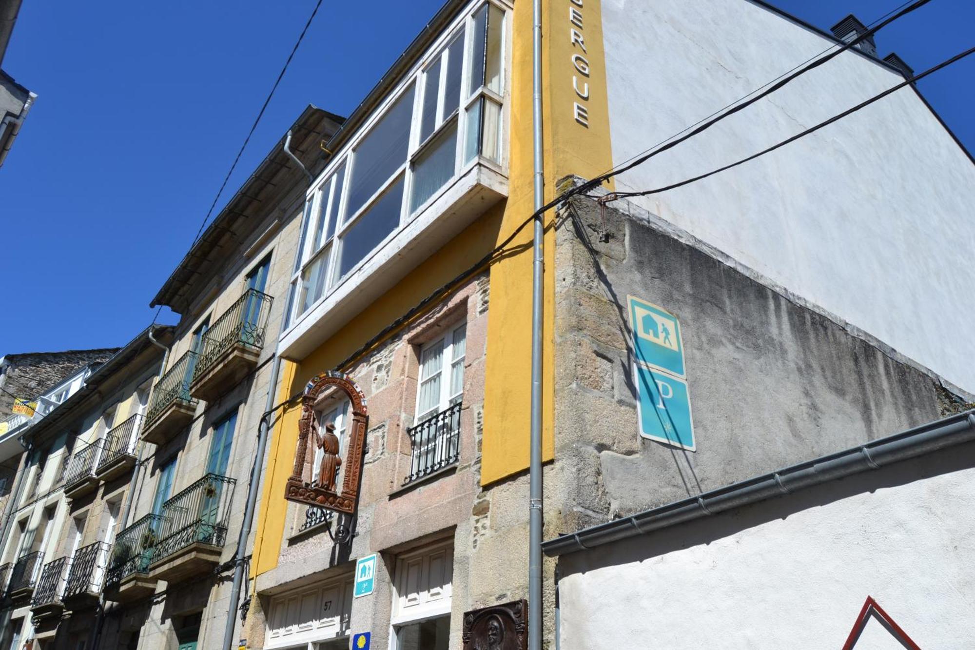 Albergue Internacional Hostel Sarria Luaran gambar