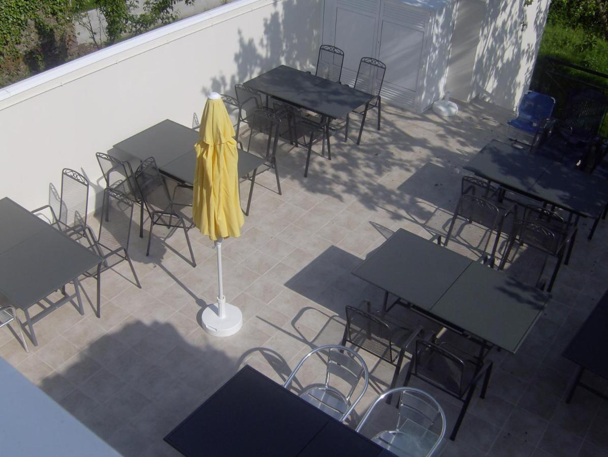 Albergue Internacional Hostel Sarria Luaran gambar